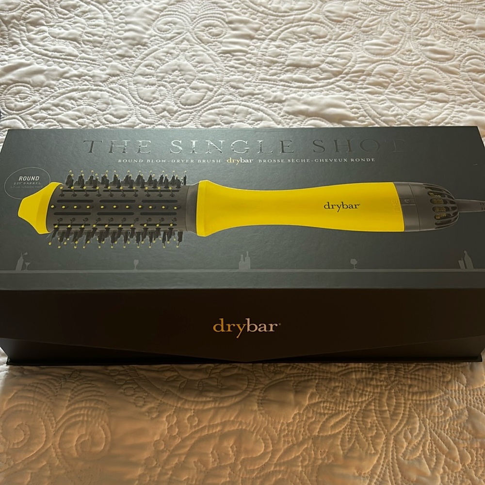 Drybar single shot blow dry brush!